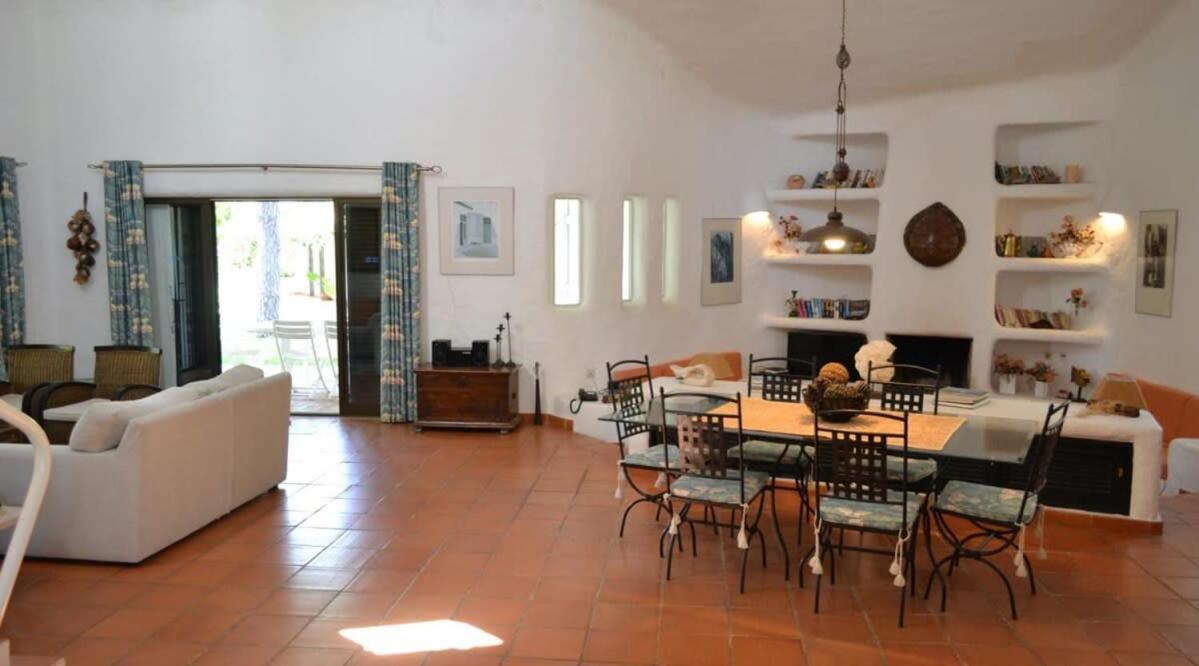 Villa Pinhal- Beautiful Villa Located In Quiet Area Quarteira Bagian luar foto