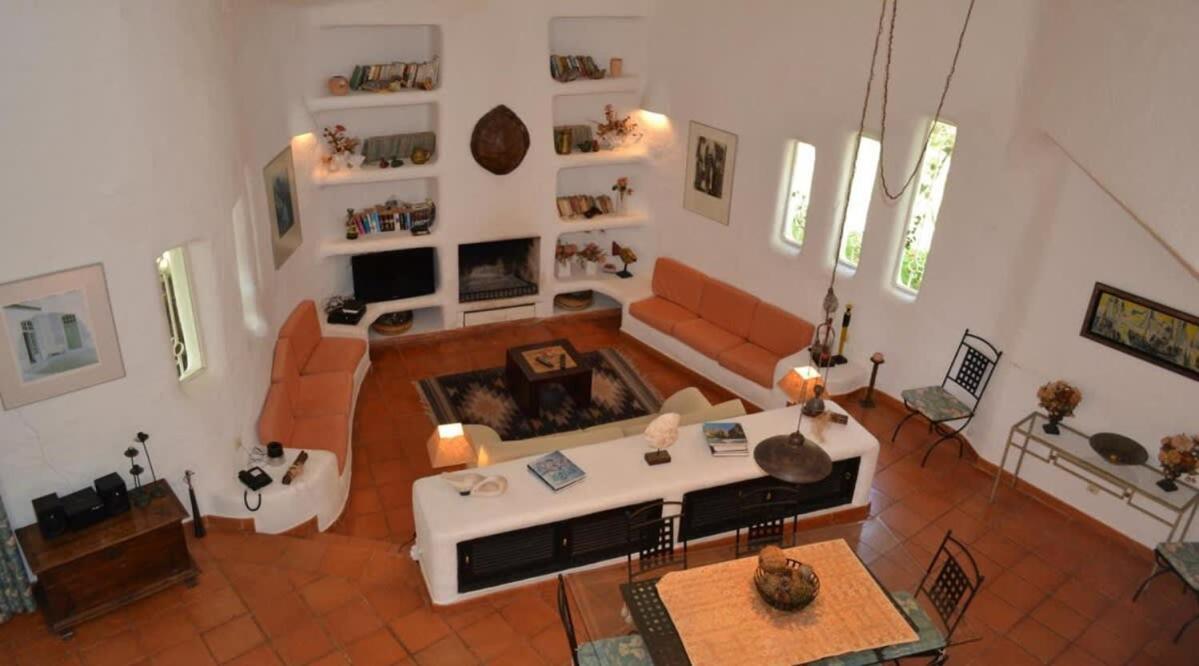 Villa Pinhal- Beautiful Villa Located In Quiet Area Quarteira Bagian luar foto