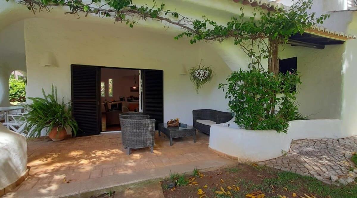 Villa Pinhal- Beautiful Villa Located In Quiet Area Quarteira Bagian luar foto