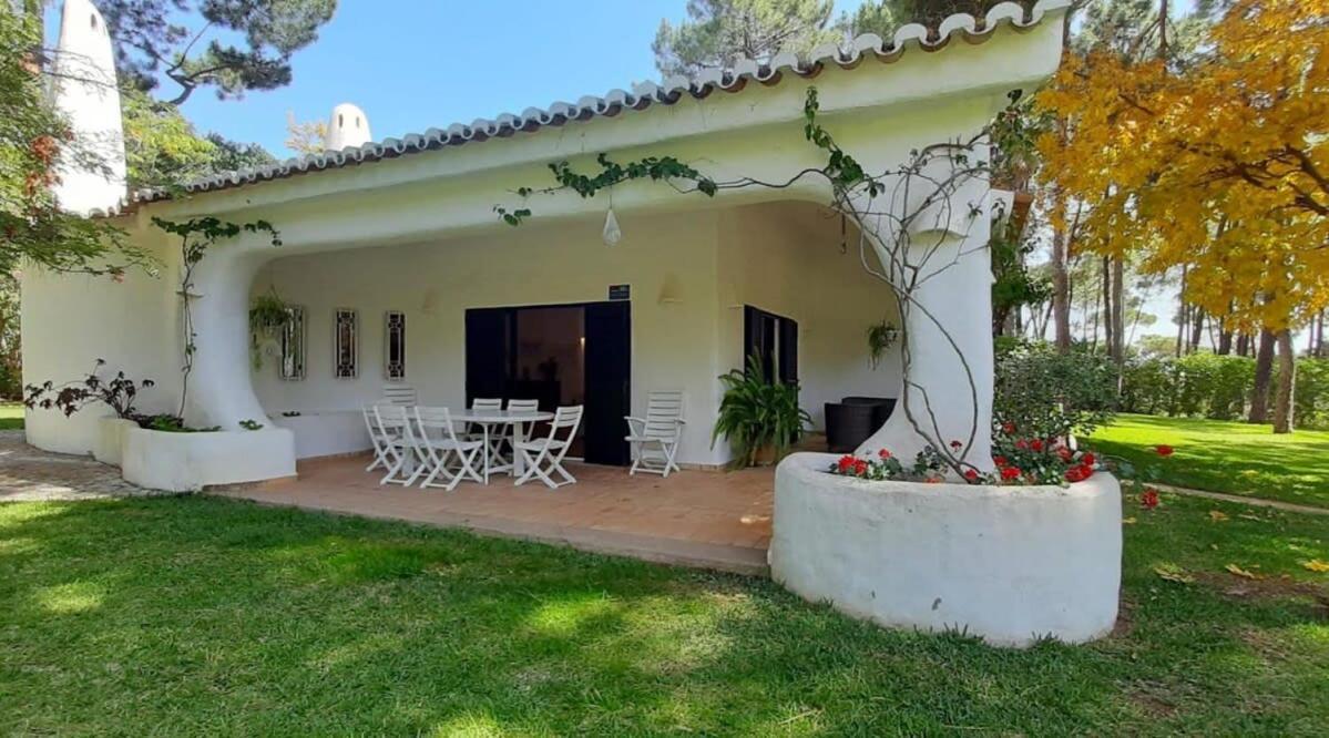 Villa Pinhal- Beautiful Villa Located In Quiet Area Quarteira Bagian luar foto